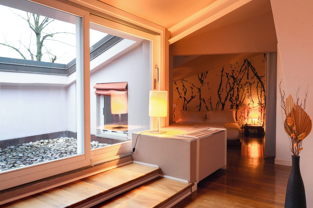 Royal Suite - Photo 2