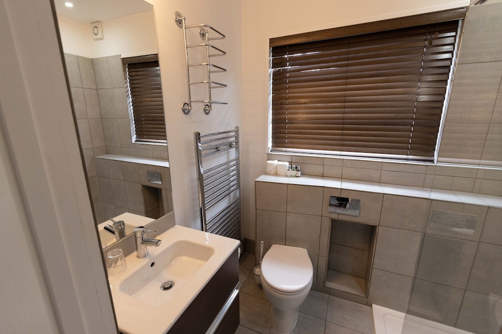 Deluxe Double Room, Ensuite (Super King Bed) photo 3