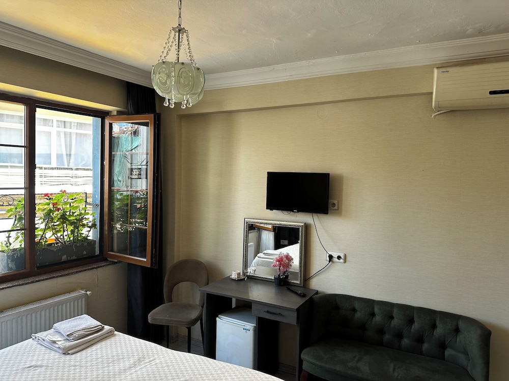 Standard Double or Twin Room photo 1