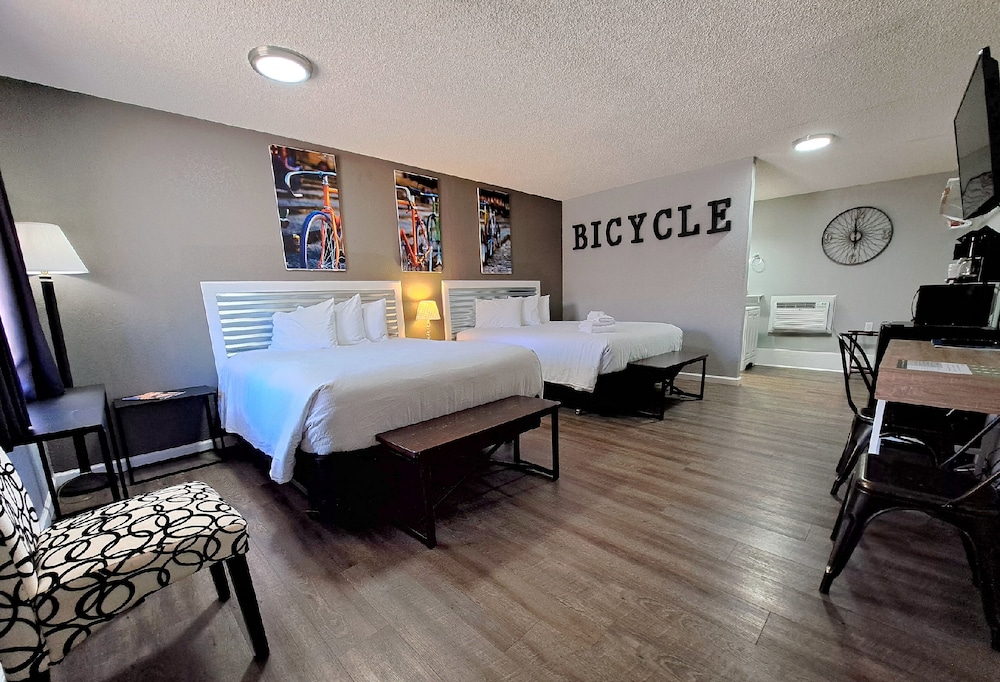 Signature Room, 2 Queen Beds