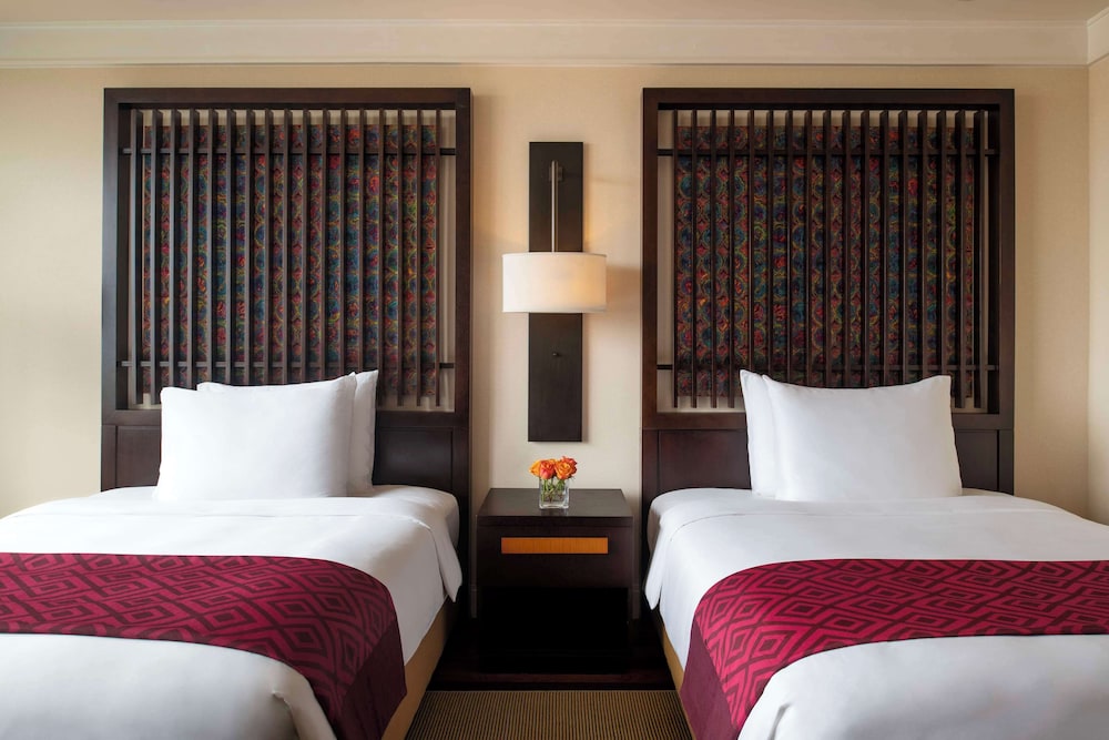 Superior Room, 2 Twin Beds thumbnail 6