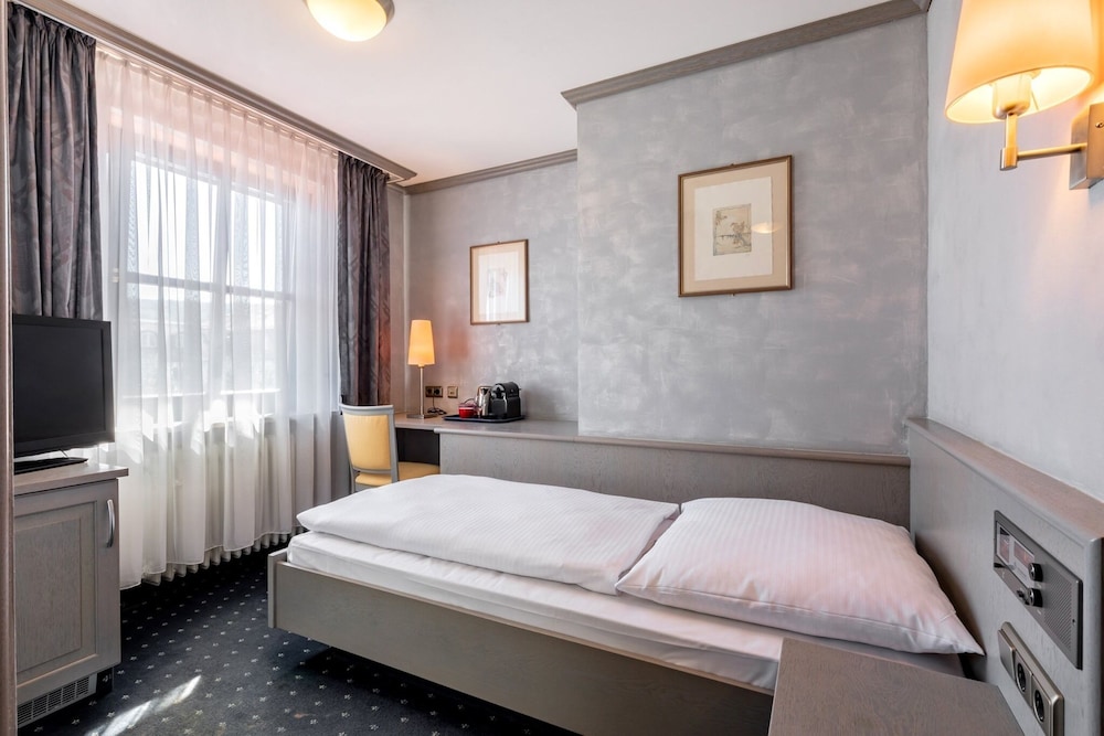 Single Room (Landseite) photo 1