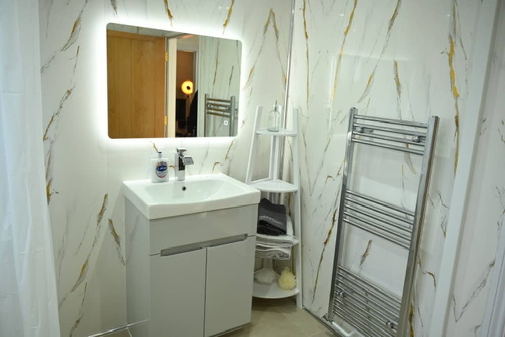 Watermead Retreat Bungalow, Photo 12