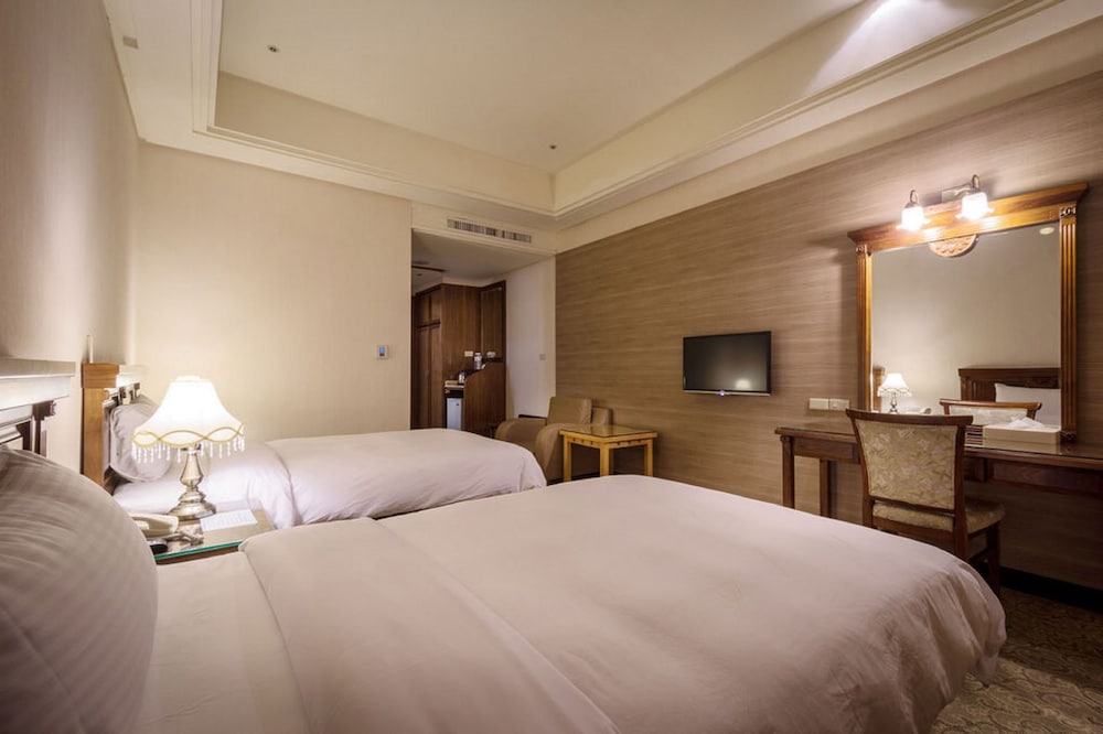 Standard Twin Room, Bathtub photo 2