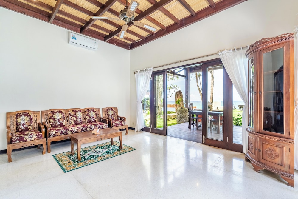 4 Bedrooms, Separate Entrances Beachfront Group Stay - Photo 22