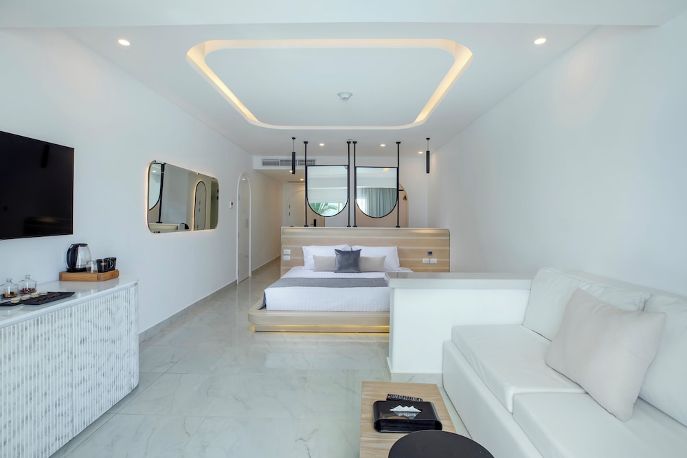 Junior Swim-Up Suite (Posh Club) - Photo 5