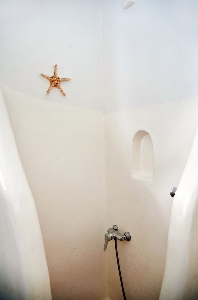 Standard Twin Room, Partial Sea View photo 3