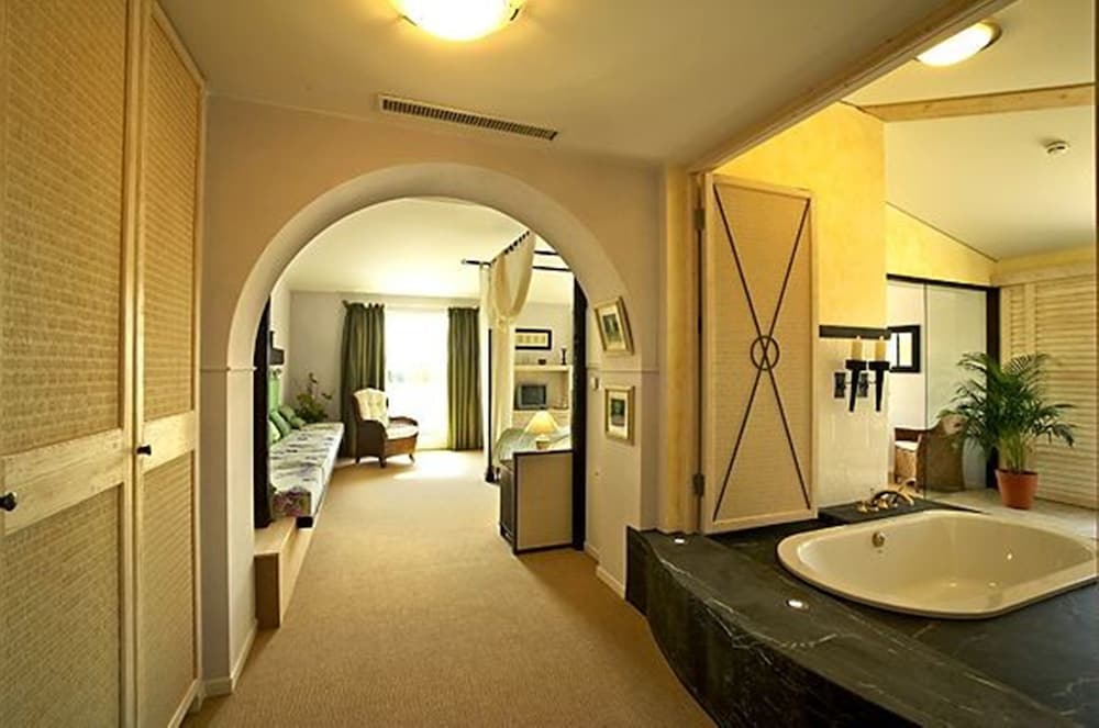Suite photo 1