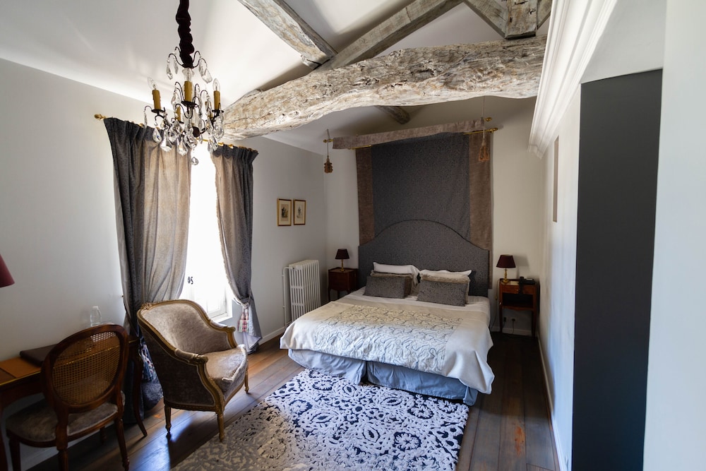 Comfort Room - Photo 3