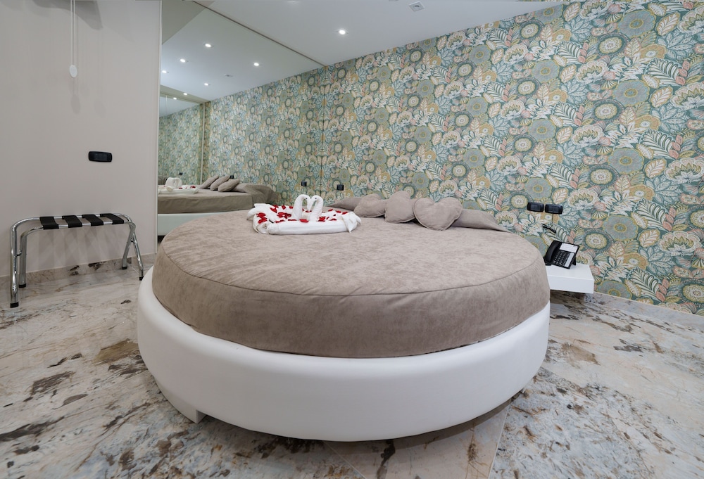 Luxury Suite
