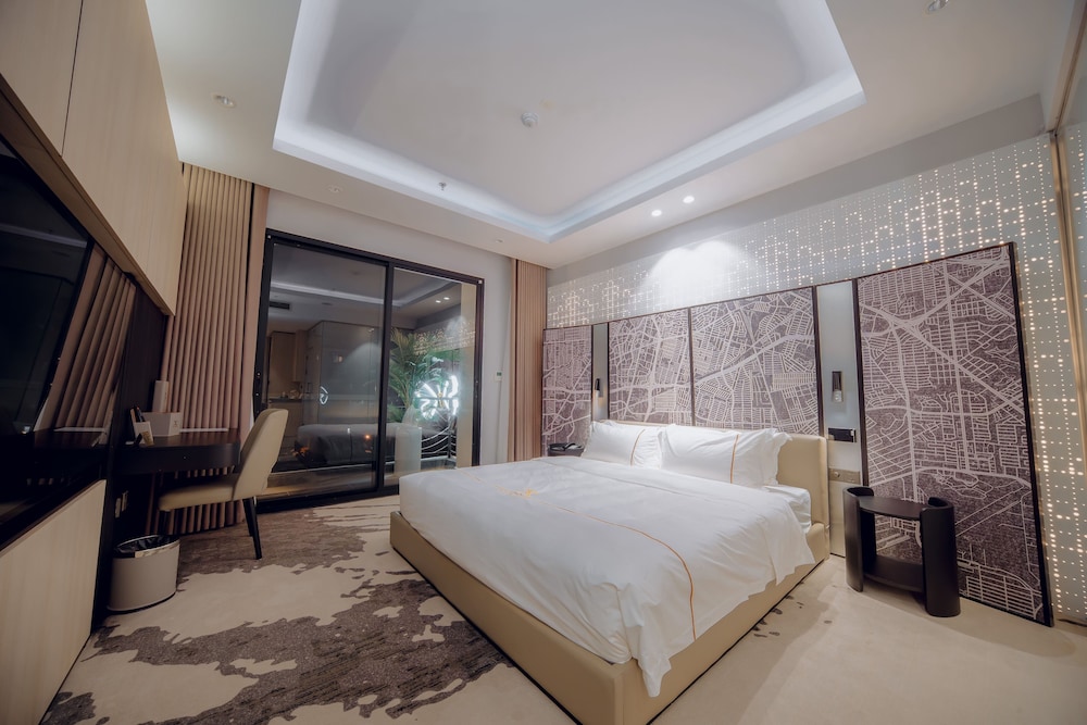 Deluxe Double Room, Balcony, City View photo 1