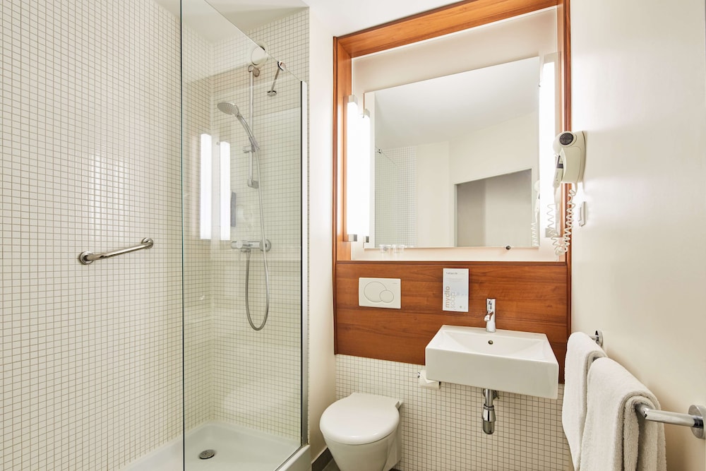Standard Room, 2 Twin Beds - Photo 6