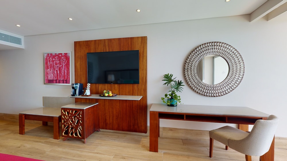 Premier Ocean Front Double Room - Photo 1