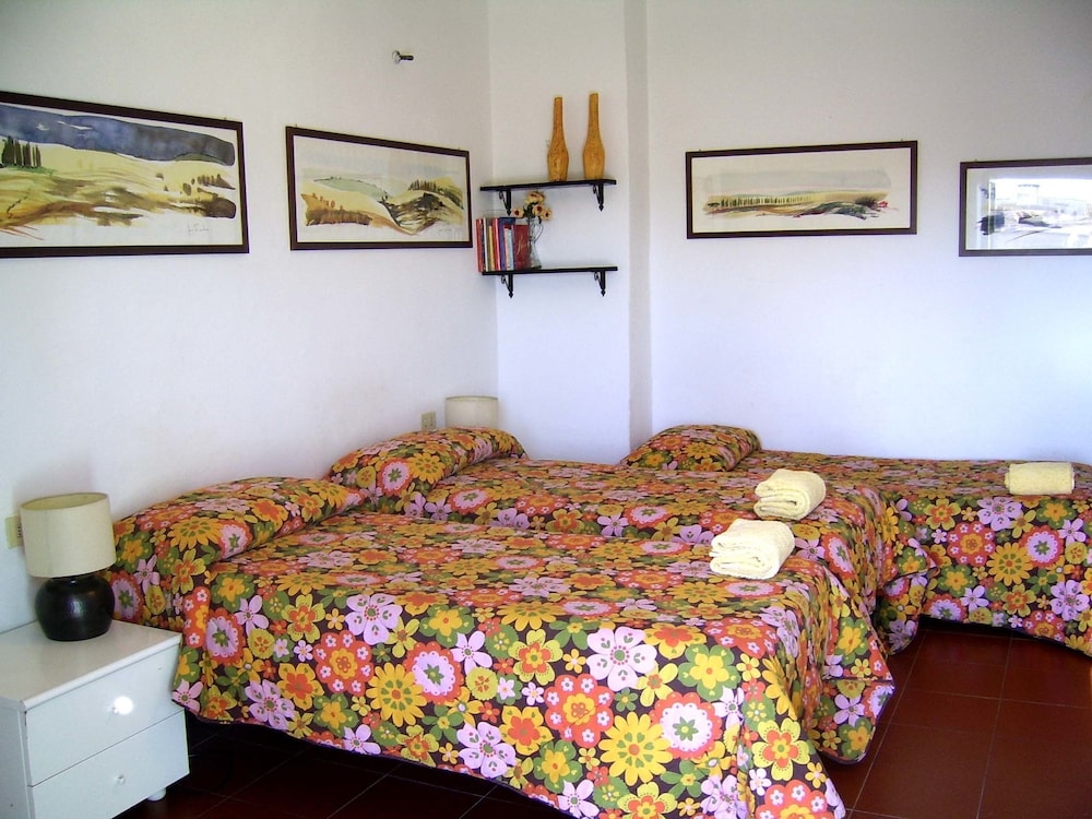 Room with Private Bathroom for 4 people with Kitchen