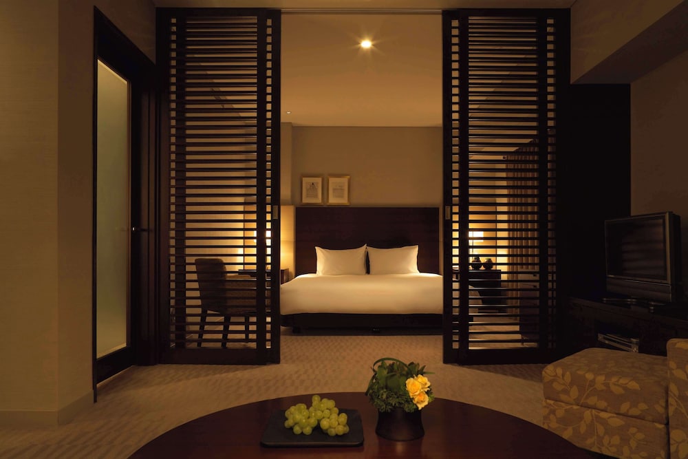 Regency, Suite photo 1