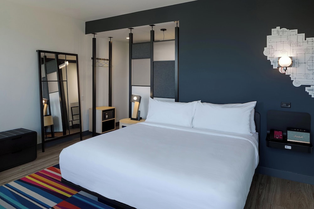 aloft, Room, 1 King Bed - Photo 2