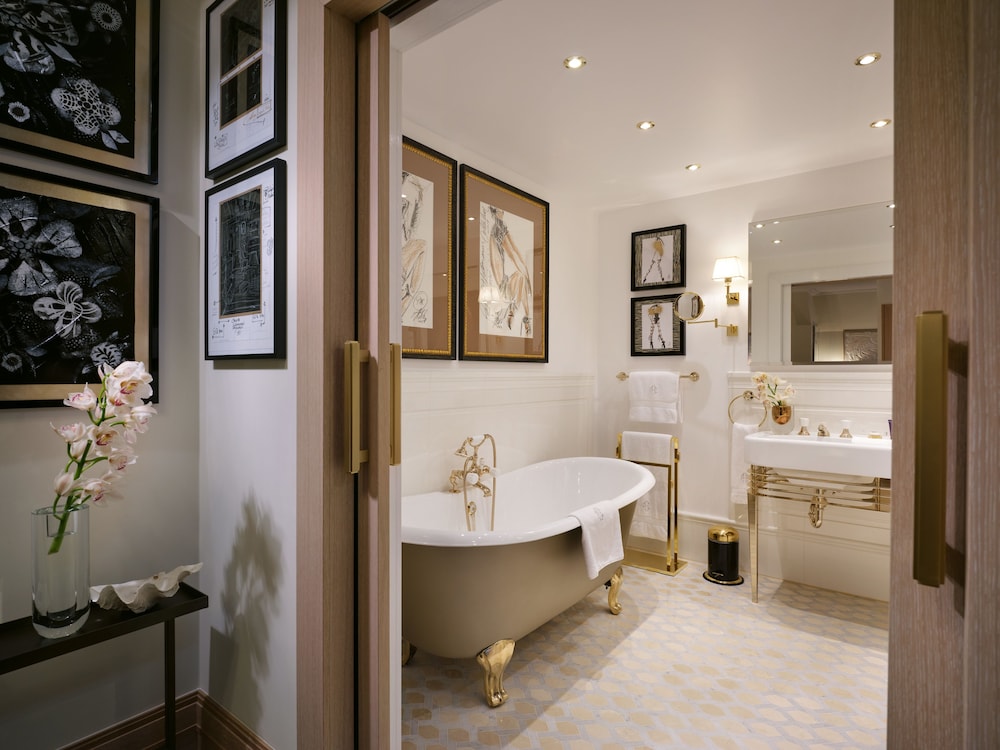 Premium Suite (designed by PATRICK HELLMANN) photo 3