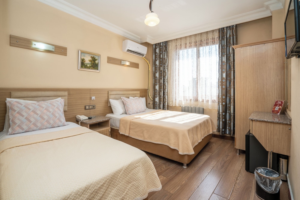 Standard Double or Twin Room, City View photo 1