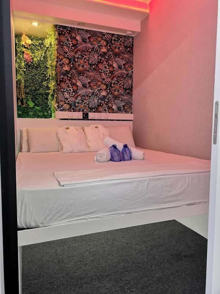 Mini Mini Double Room con baño compartido photo 2