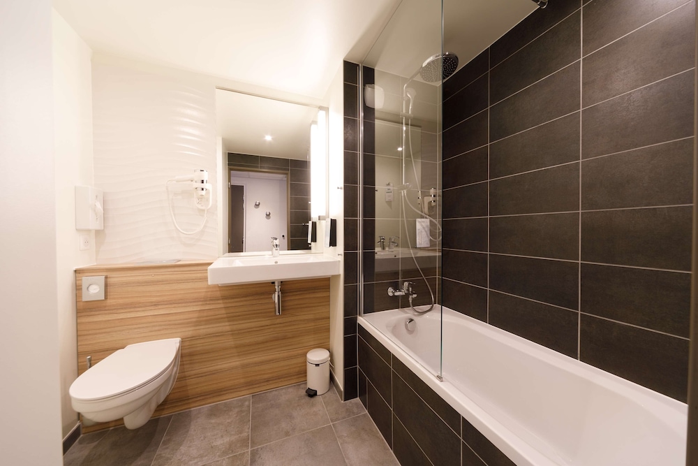 Standard Room, 2 Twin Beds - Photo 10