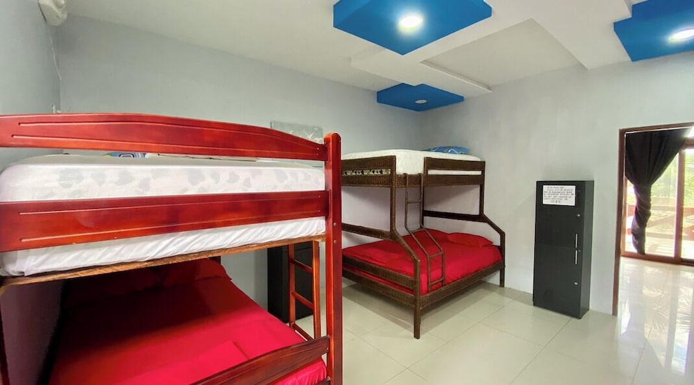 Superior Quadruple Room photo 2