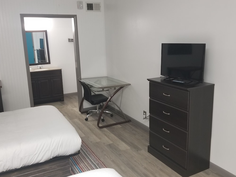 Double Room, 2 Double Beds, Non Smoking photo 2