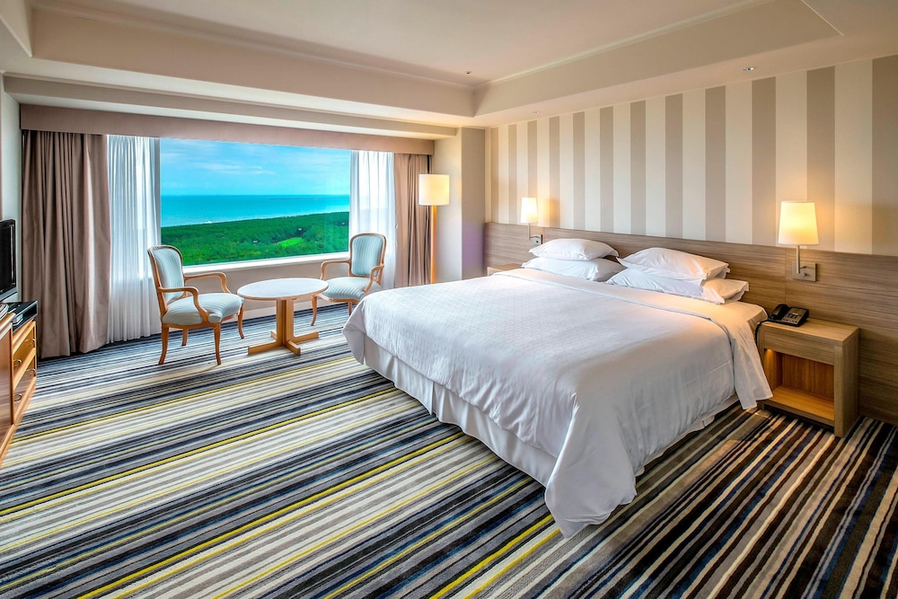 Deluxe Double Room, 1 King Bed, Non Smoking, Ocean View - Photo 3