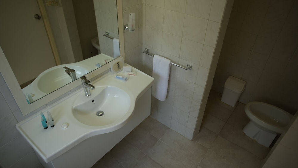 Standard Double Room, Balcony, City View photo 2