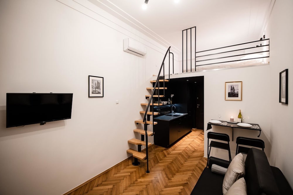 Apartment (D25)