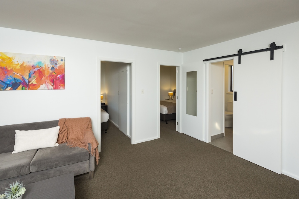 Deluxe Apartment, 2 Bedrooms - Photo 9