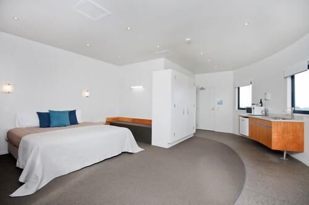 Standard Room (Tower Suite) photo 1