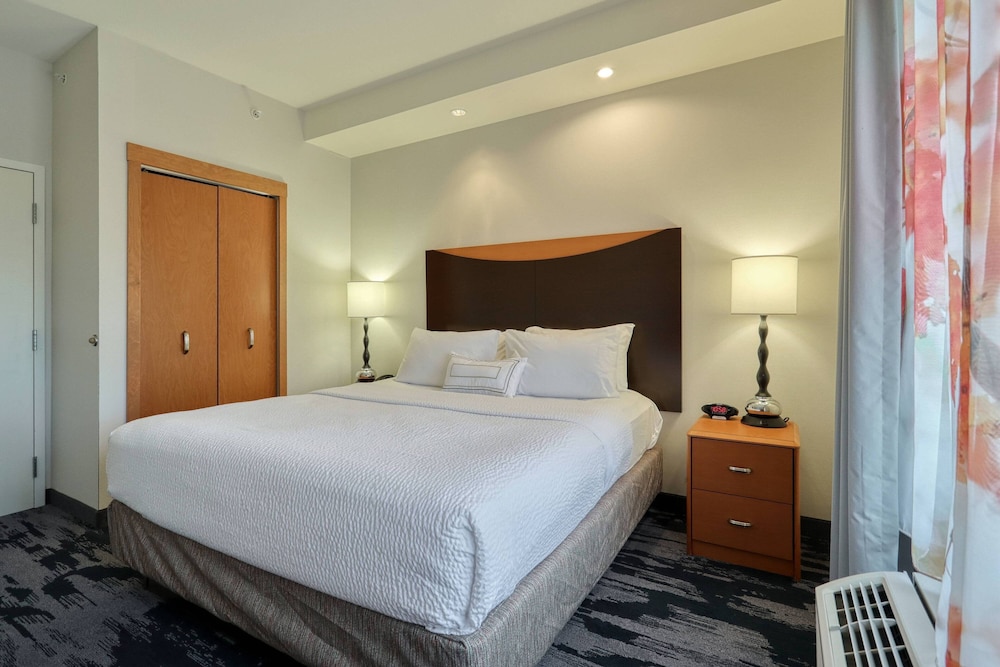 Room, 1 King Bed photo 2