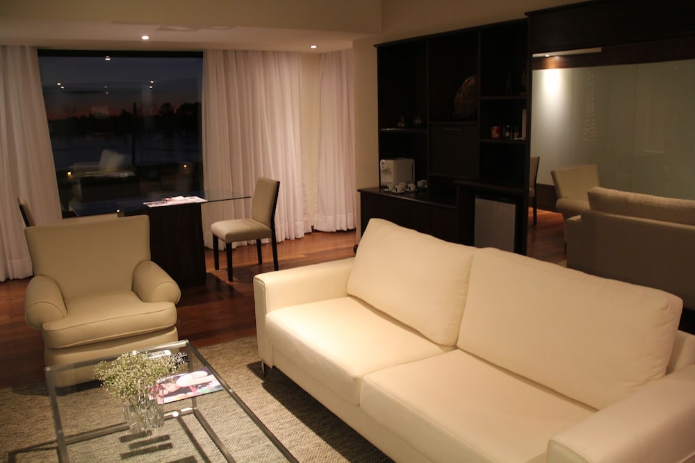 Deluxe Room - Photo 8