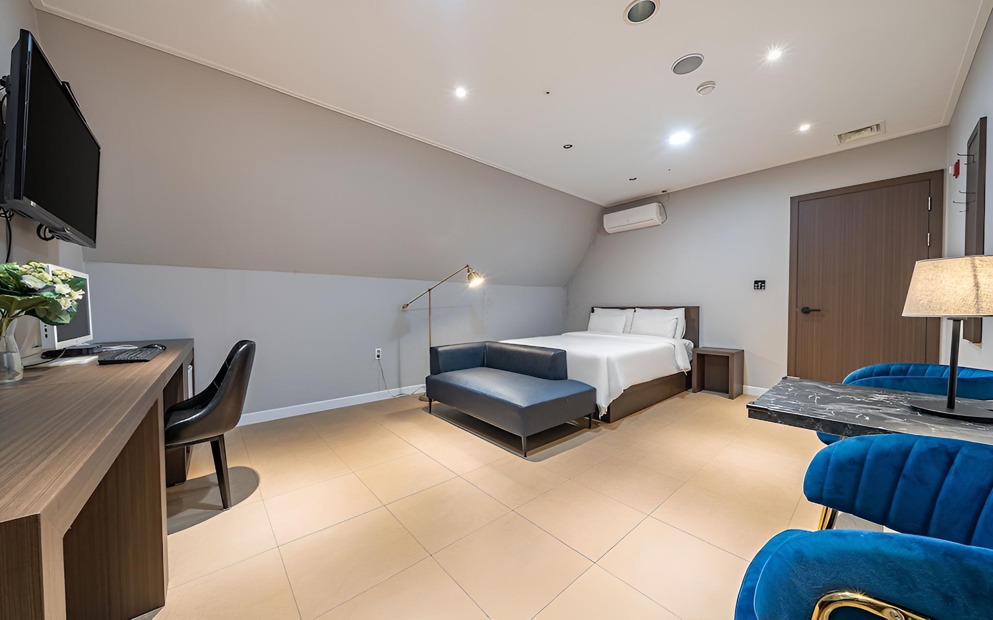 Room (Deluxe (OTT TV Bidet)) photo 2