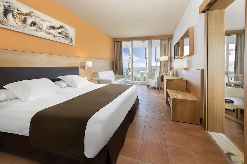 Suite (Esencia - 2 adultos y 2 niños)