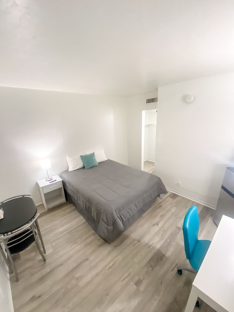 Premier Studio Suite photo 2
