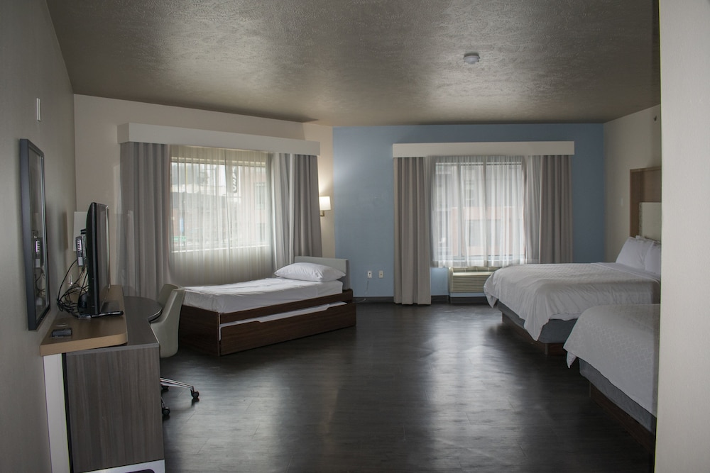 Suite, Multiple Beds (TDM Stadium View) - Photo 4
