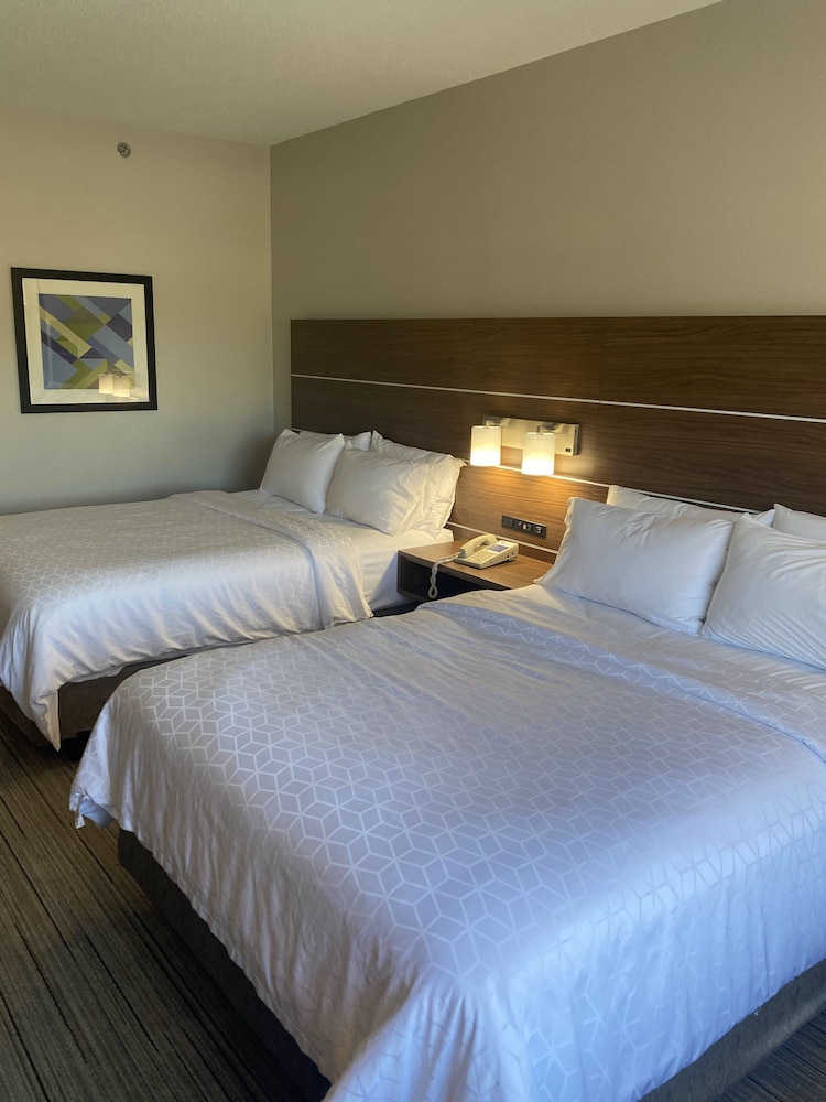 Suite, 2 Queen Beds (Living Area) - Photo 3