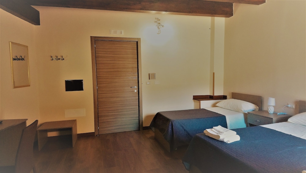 Deluxe Triple Room, Balcony photo 3