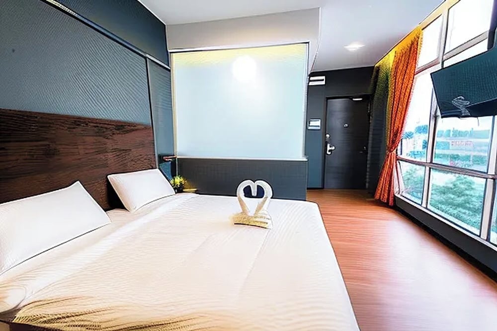 Deluxe Room, 1 Queen Bed