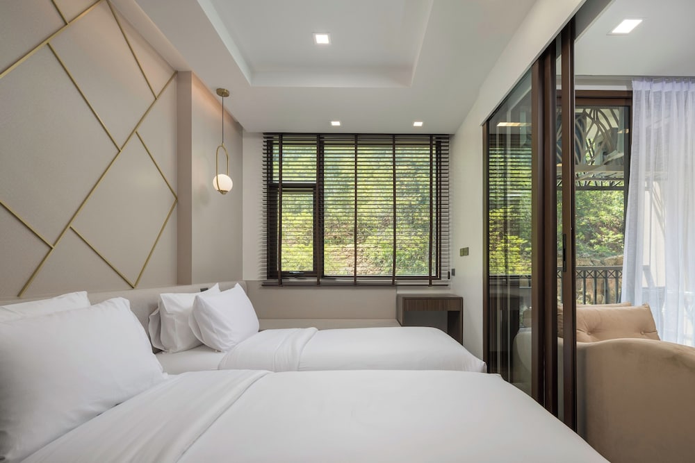 Premier Room, 1 Twin Bed - Photo 3