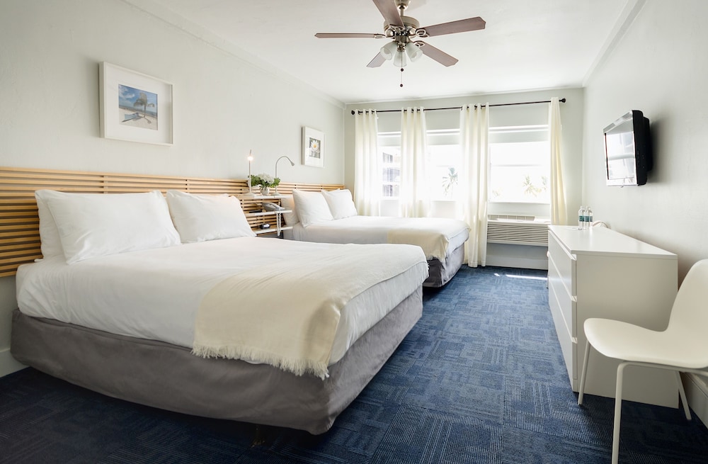 Deluxe Room, 2 Queen Beds - Photo 6
