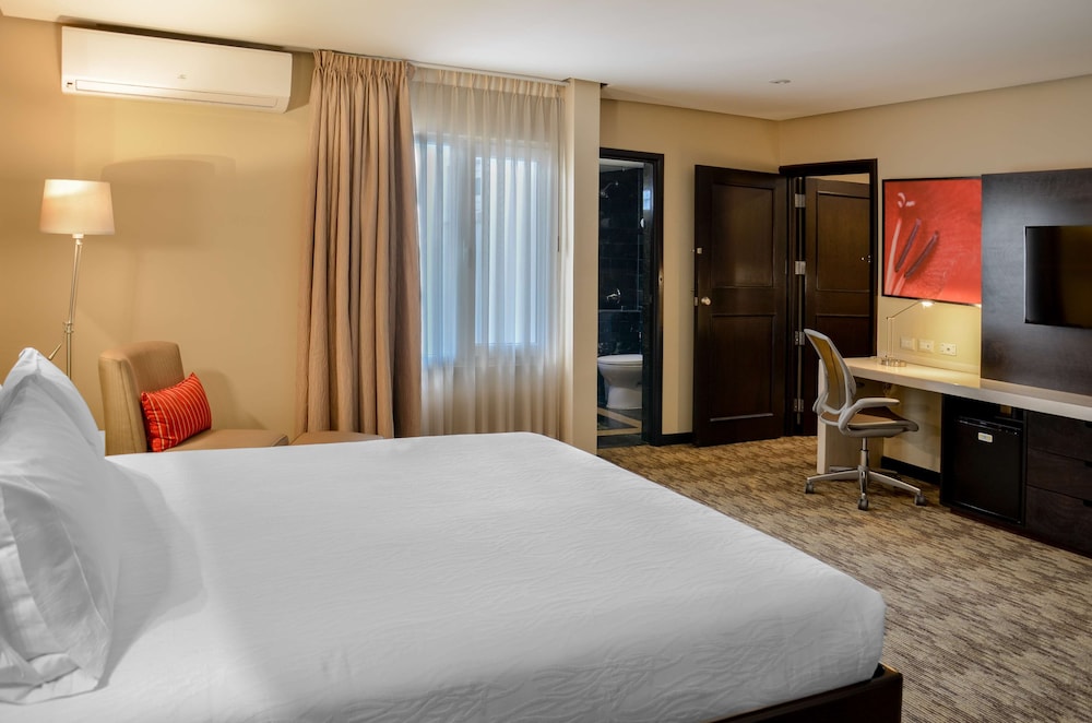 Junior Suite, 1 King Bed - Photo 5