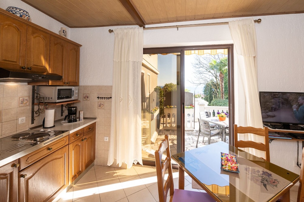 Studio Apartment with Sea View photo 3