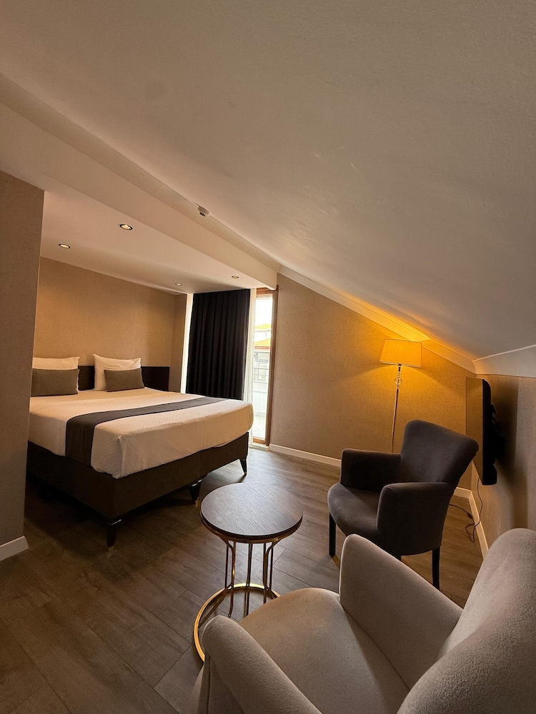 Premier Studio Suite, City View photo 2