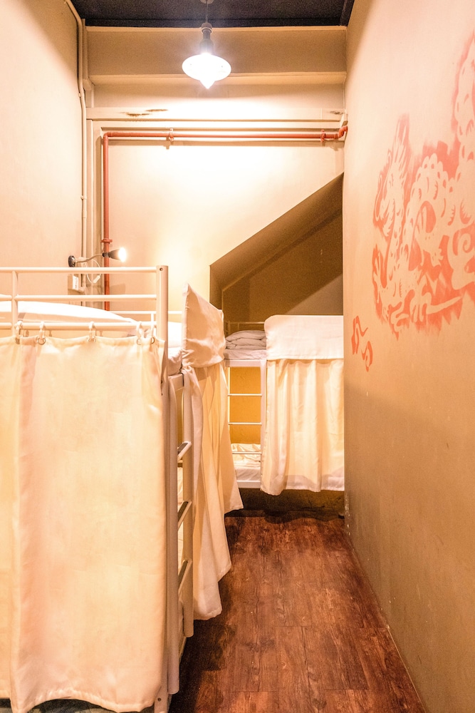 1 Bed in 4 Bed Female Shared Room photo 3