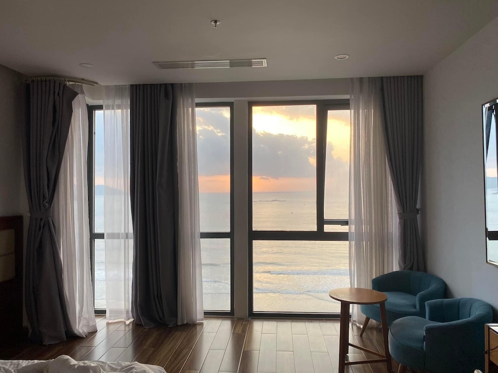 Suite Triple, Sea View