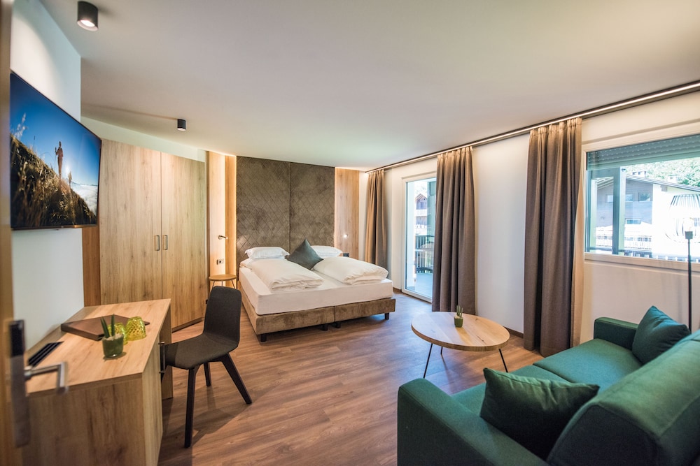 Design Double Room, 1 Bedroom, Non Smoking, Mountain View (Vitaurina) photo 2