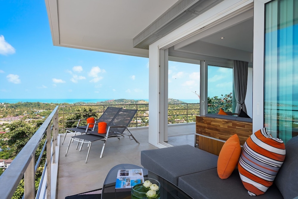 Grand Deluxe Corner Suite - Photo 7