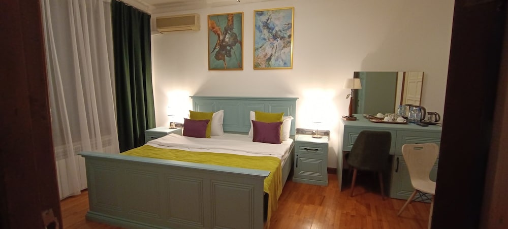 Classic Triple Room - Photo 3